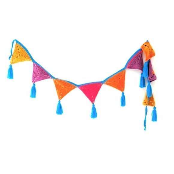 Hand Knitted Garland - Picture 5 of 5